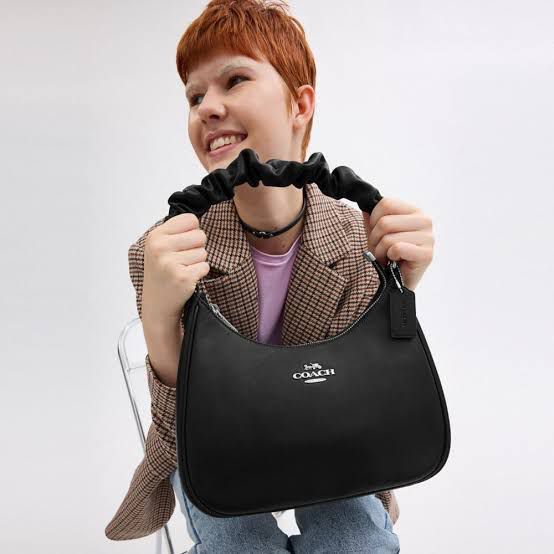 First Copy Handbag Coach Teri Hobo Black - First Copy Mart