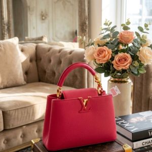 First Copy Bag Louis Vuitton Capucines MM Genuine leather Combination Genuine Leather Bag